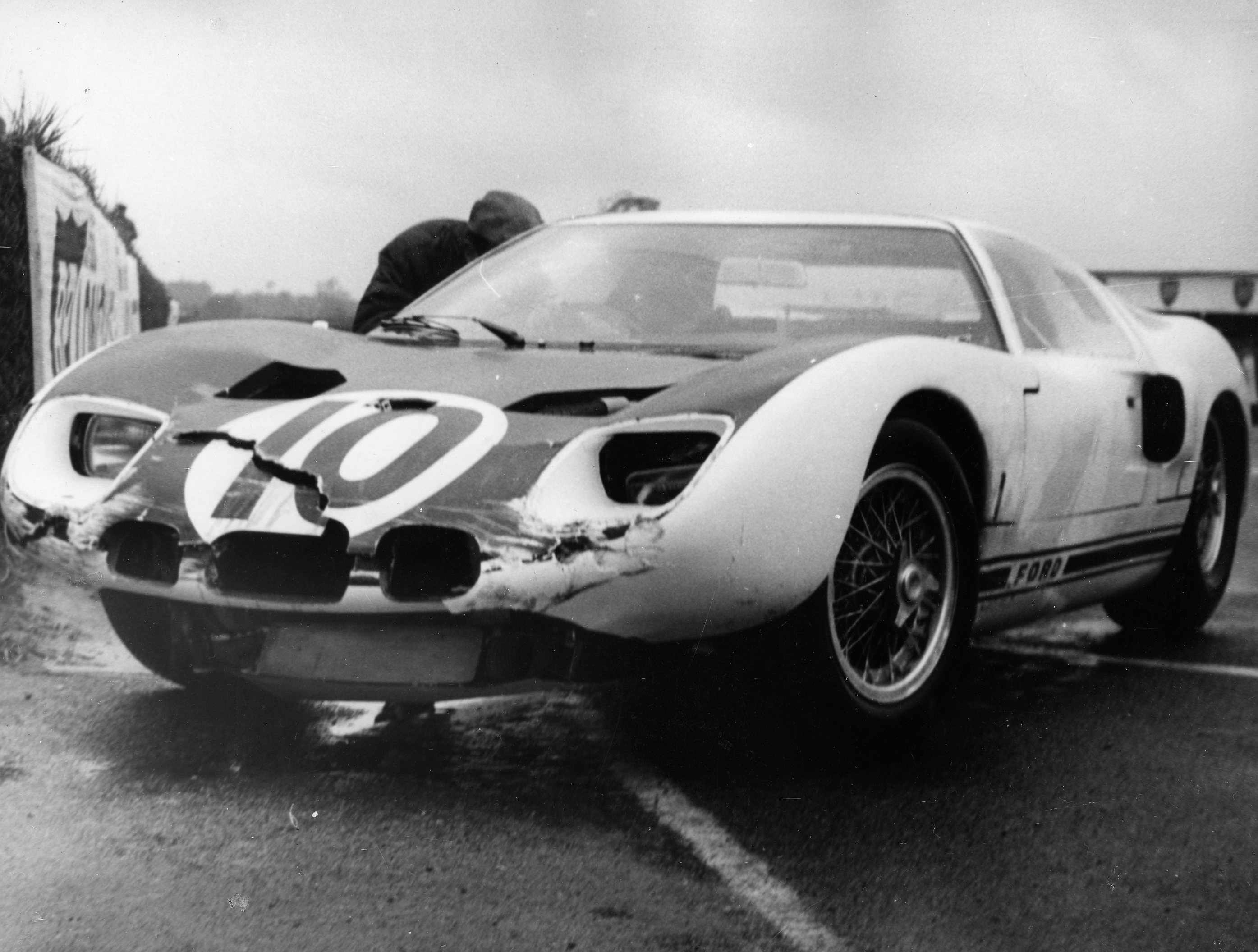 The 1964 Ford GT40 Mk.I failed to give the Ferraris a run for their money.