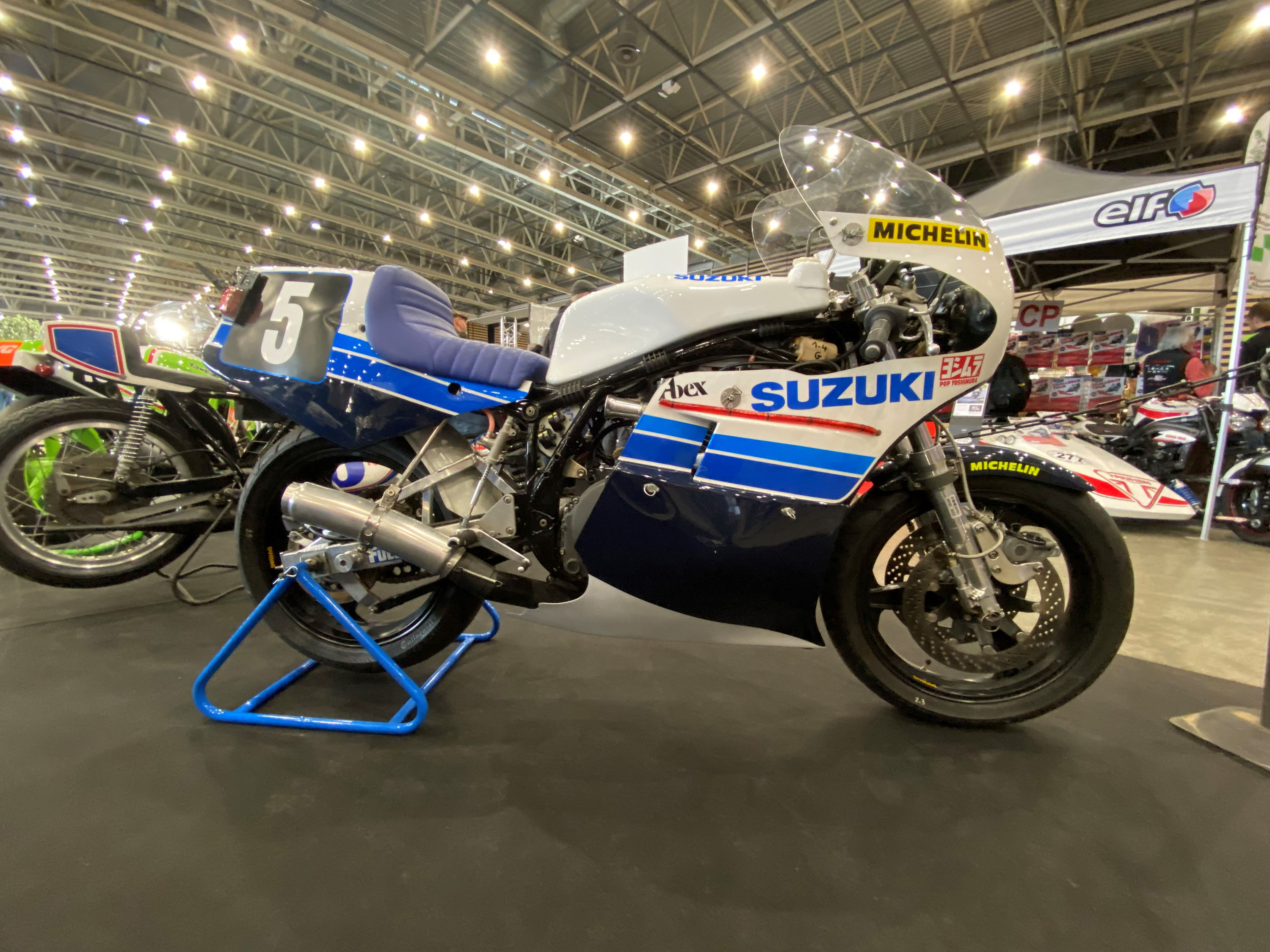La Suzuki GS-R 1000 du Suzuki Endurance Racing Team victorieuse des 24 Heures Motos 1982 aux mains de Pierre-Étienne Samin et Dominique Pernet.